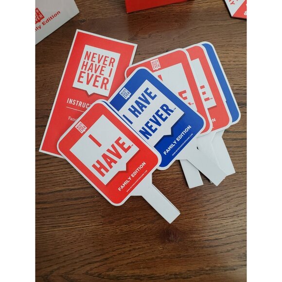 Never Have I Ever - Family Edition Game (2019) COMPLETE - Picture 4 of 8